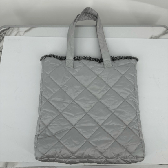 Alp n Rock Reversible Quilted Nylon Tote Grey - Picture 3 of 12